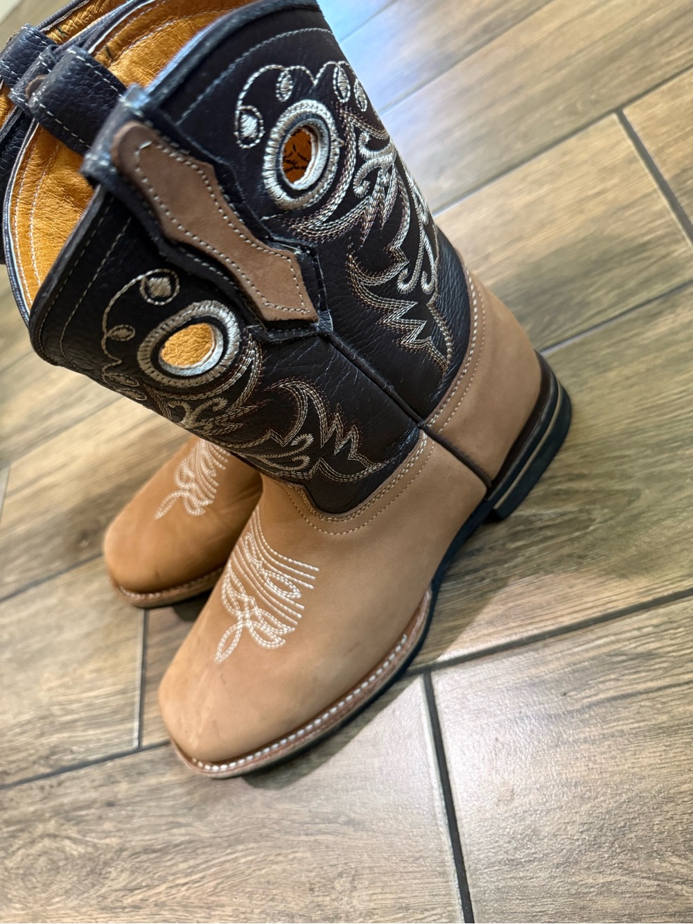 La Sierra Boots Western Pull-On Leather Embroidered Mid-Calf Boot women’s Sz 7.5